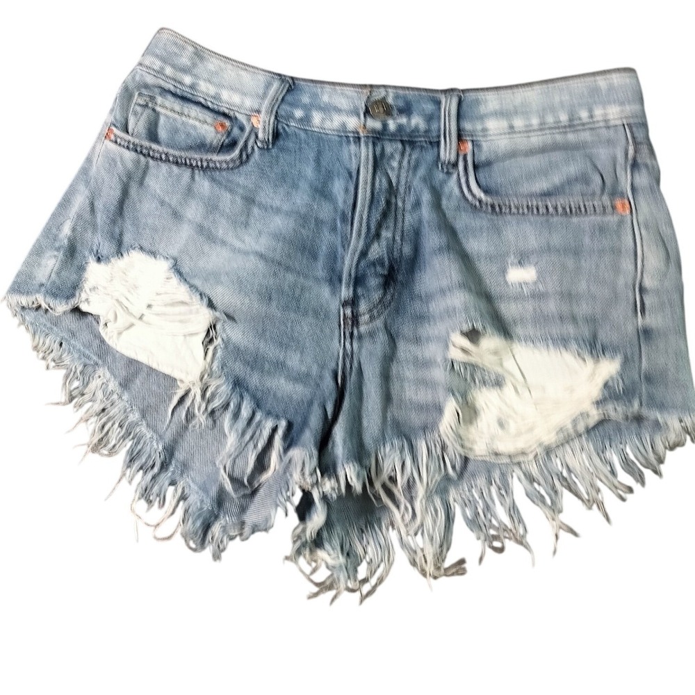 We The Free Twenty Six Light Wash Distressed Frayed Denim Daisy Duke Shorts 26